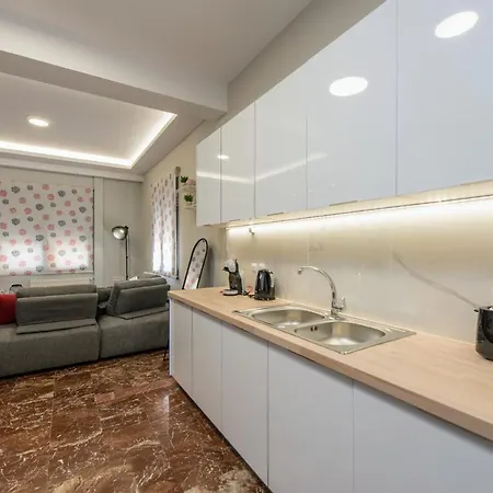 Bright & Stunning Flat In The Centre Apartment
