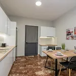Bright & Stunning Flat In The Centre